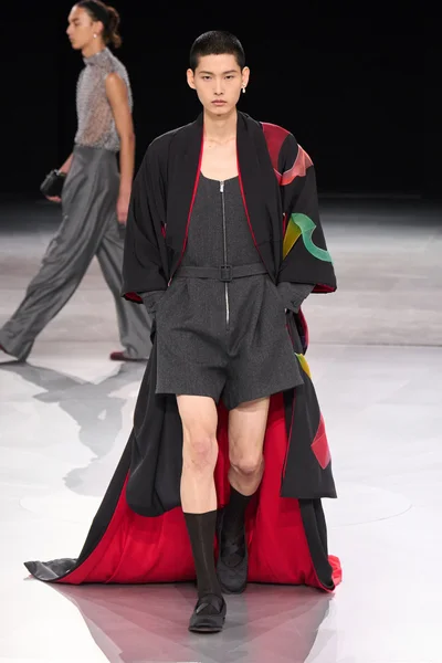 Look 60